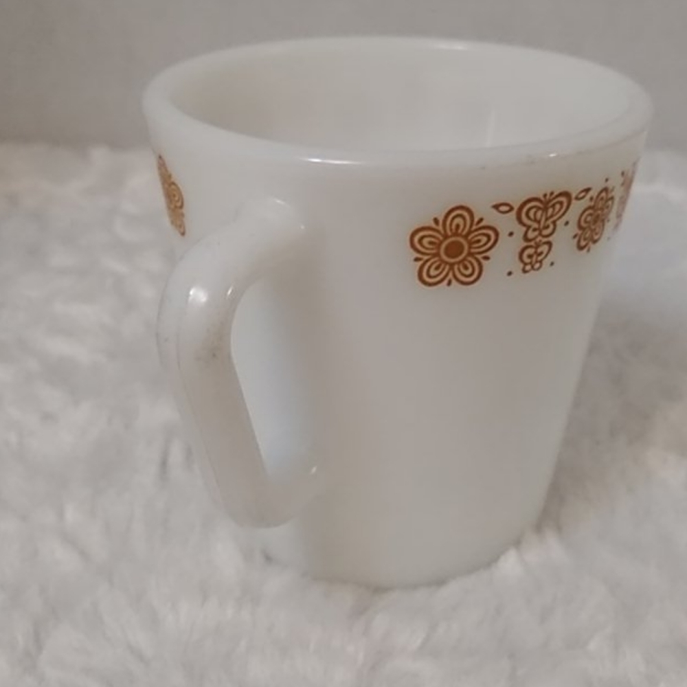Pyrex Gold Butterfly mug - Picture 3 of 5